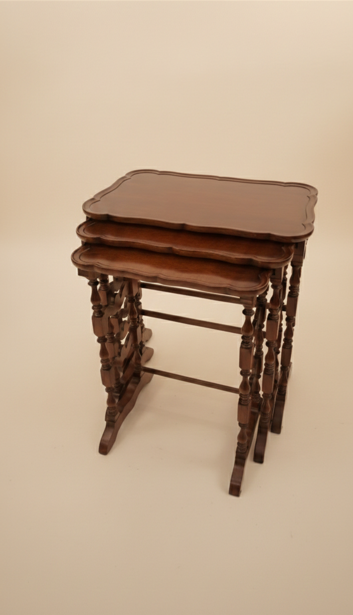 월넛 네스트 테이블